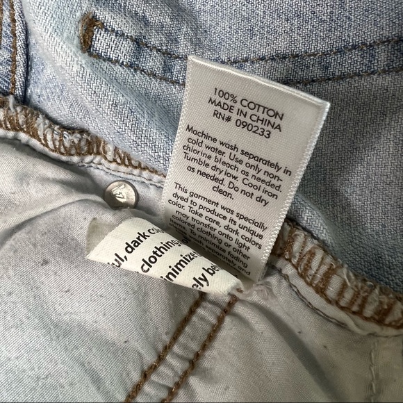 PacSun Lightwash Distressed Mom Jeans - Picture 11 of 14